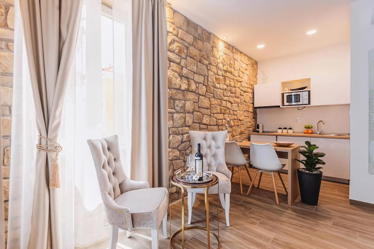 Four Elements Apartment Split
