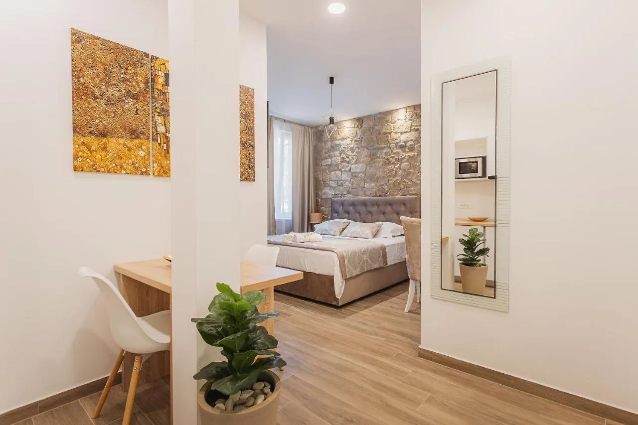 Four Elements Apartment Split
