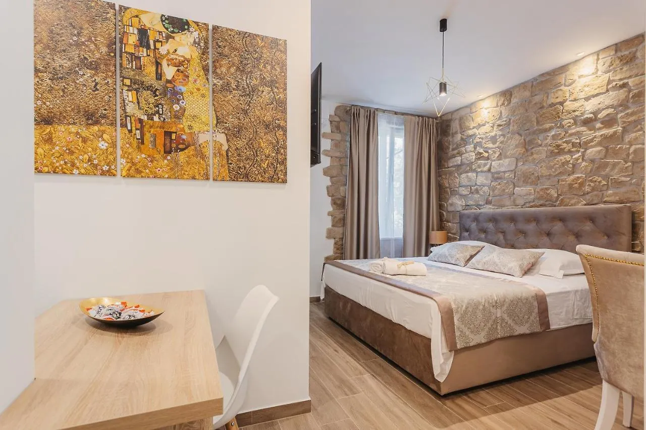 Four Elements Apartment Split