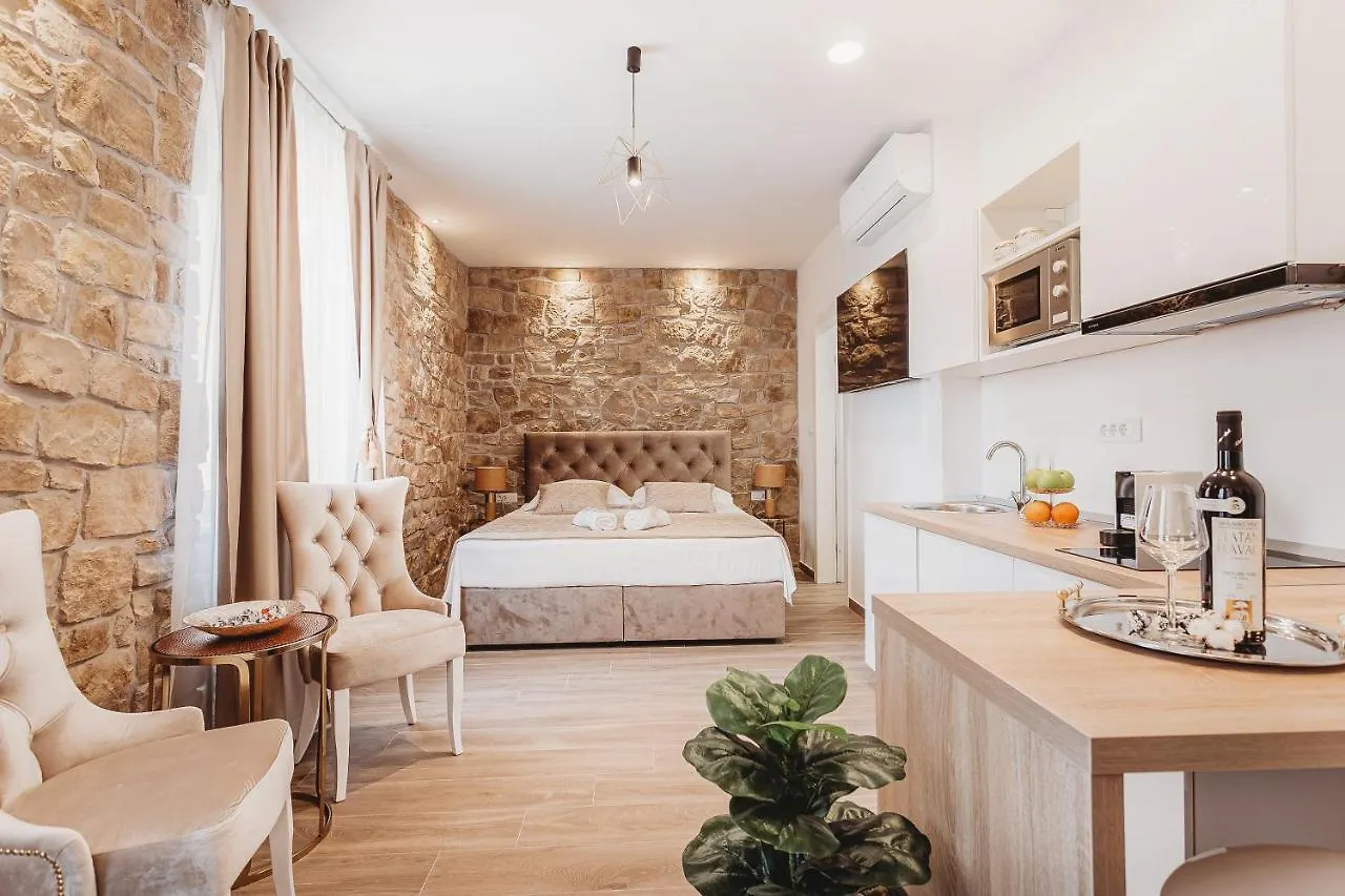 Four Elements Apartment Split 0*,